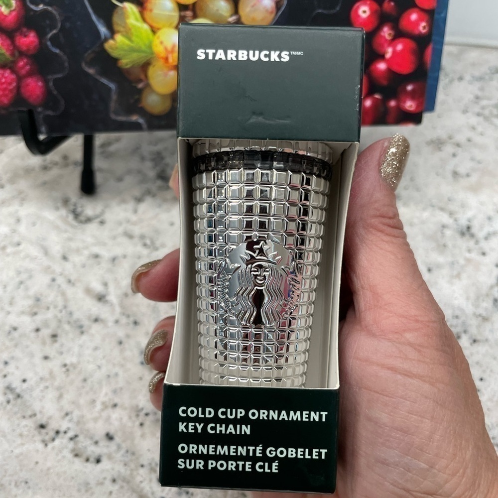 Starbucks Metallic Mirror Silver Grid Mini
Tumbler Keychain/Ornament. NWT.